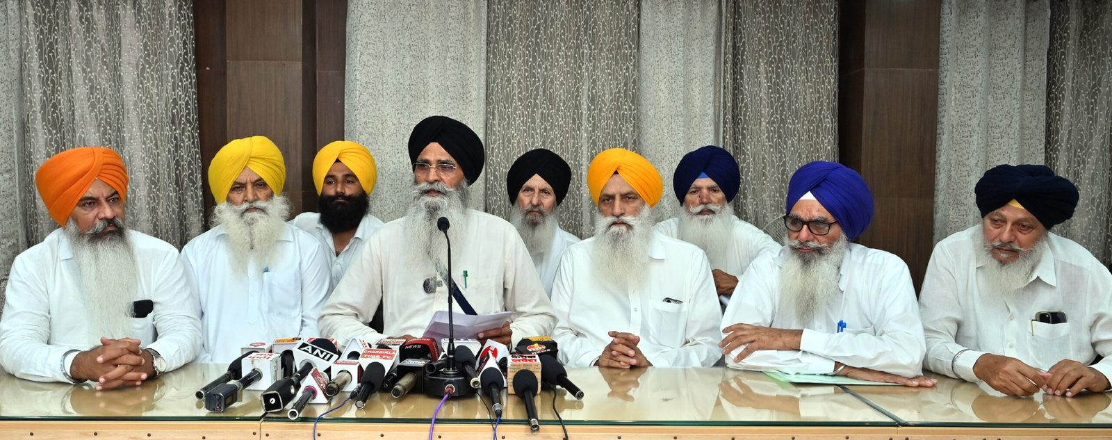 ਸੰਸਦ ’ਚ ਰਾਹੁਲ ਗਾਂਧੀ ਵੱਲੋਂ ਅਭਯ ਮੁਦਰਾ ਨੂੰ ਪਹਿਲੇ ਪਾਤਸ਼ਾਹ ਨਾਲ ਜੋੜਨ ਦਾ ਲਿਆ ਸਖ਼ਤ ਨੋਟਿਸ