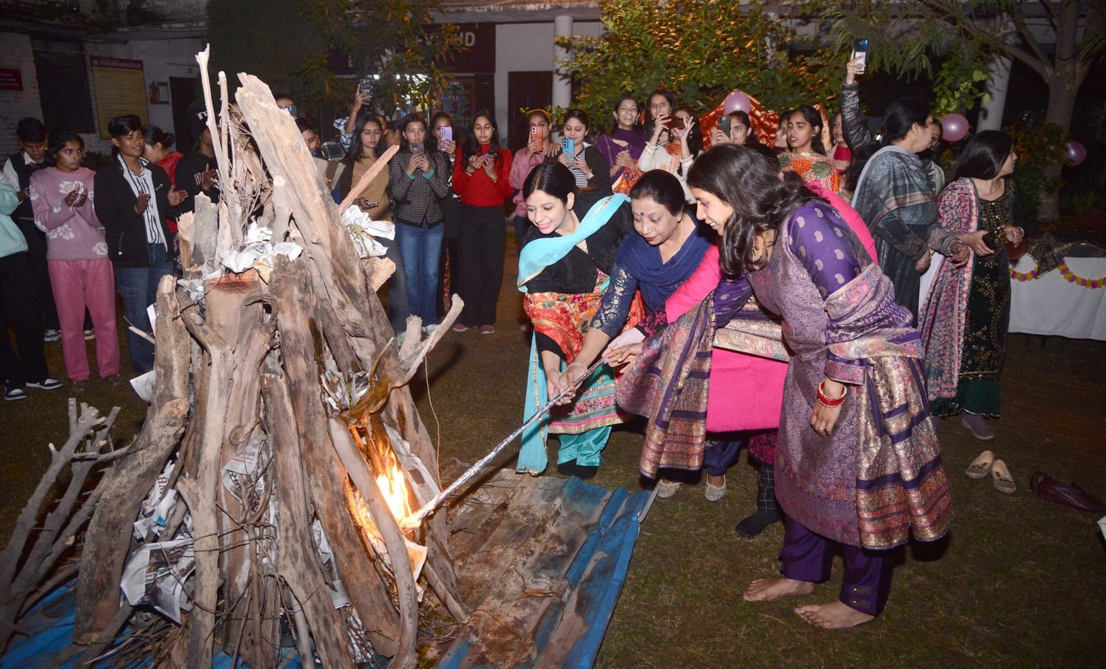 HMV Hostel Celebrated Dhiyan Di Lohri