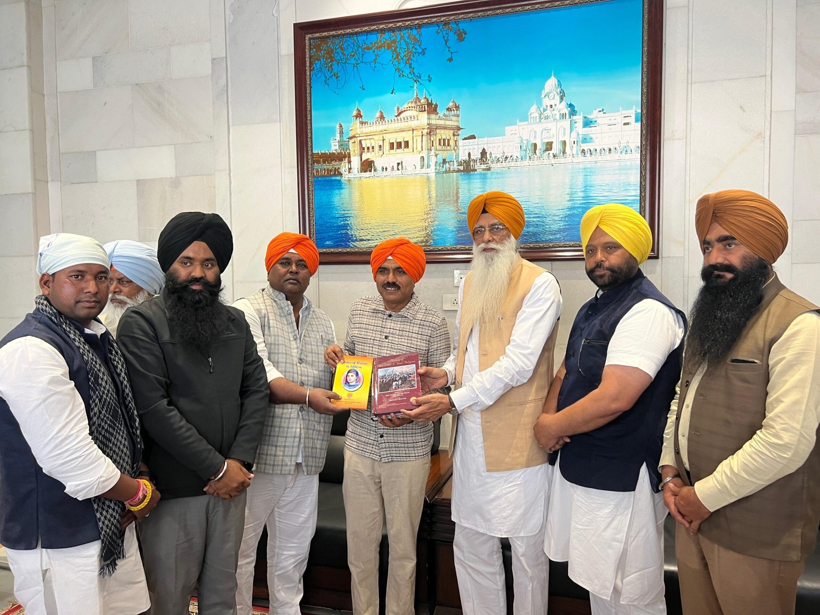 ਭਾਰਤ ਦੇ ਐੱਸਸੀ ਕਮਿਸ਼ਨ ਦੇ ਚੇਅਰਮੈਨ ਸ੍ਰੀ ਕਿਸ਼ੋਰ ਮਕਵਾਨਾ ਸੱਚਖੰਡ ਸ੍ਰੀ ਹਰਿਮੰਦਰ ਸਾਹਿਬ ਵਿਖੇ ਹੋਏ ਨਤਮਸਤਕ