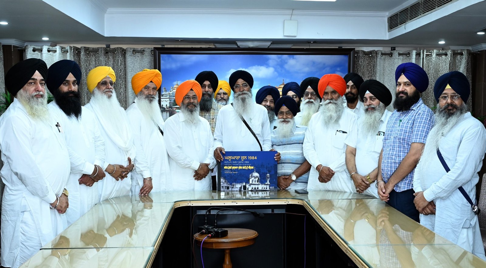 ਜੂਨ 1984 ਦੇ ਘੱਲਘੂਾਰੇ ਸਮੇਂ ਸਰਕਾਰ ਦੇ ਜ਼ੁਲਮਾਂ ਨੂੰ ਉਜਾਗਰ ਕਰਦੀ ਸਚਿੱਤਰ ਪੁਸਤਕ ਐਡਵੋਕੇਟ ਧਾਮੀ ਵੱਲੋਂ ਜਾਰੀ