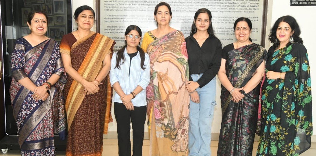 HMV Students outshine in B.B.A Sem VI
