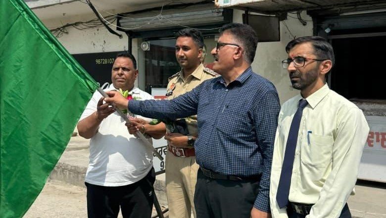 Emm Aar International School organised a Grand Tiranga Yatra