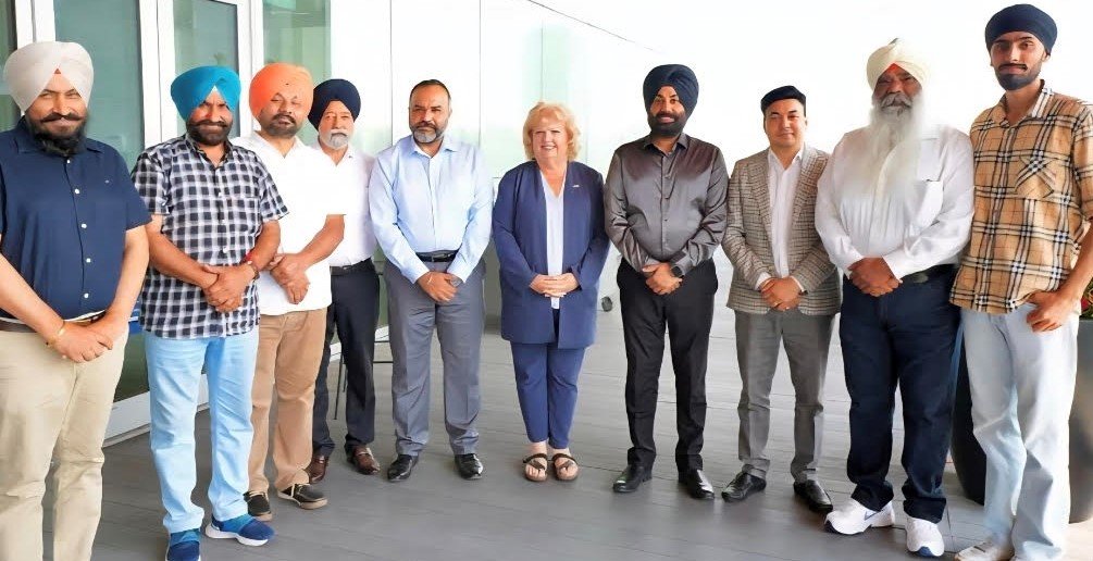 ਚੜ੍ਹਦੀਕਲਾ ਬਰੱਦਰਹੁੱਡ ਵੈਲਫੇਅਰ ਐਸੋਸੀਏਸ਼ਨ ਵੱਲੋਂ ਸਰੀ ਮੇਅਰ ਬ੍ਰੈਂਡਾ ਲੌਕ ਨਾਲ ਮੀਟਿੰਗ