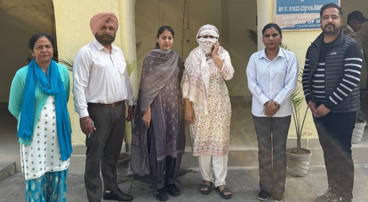 Vigilance Bureau nabs Technical Assistant of FCI office red handed accepting bribe of Rs 20,000/-