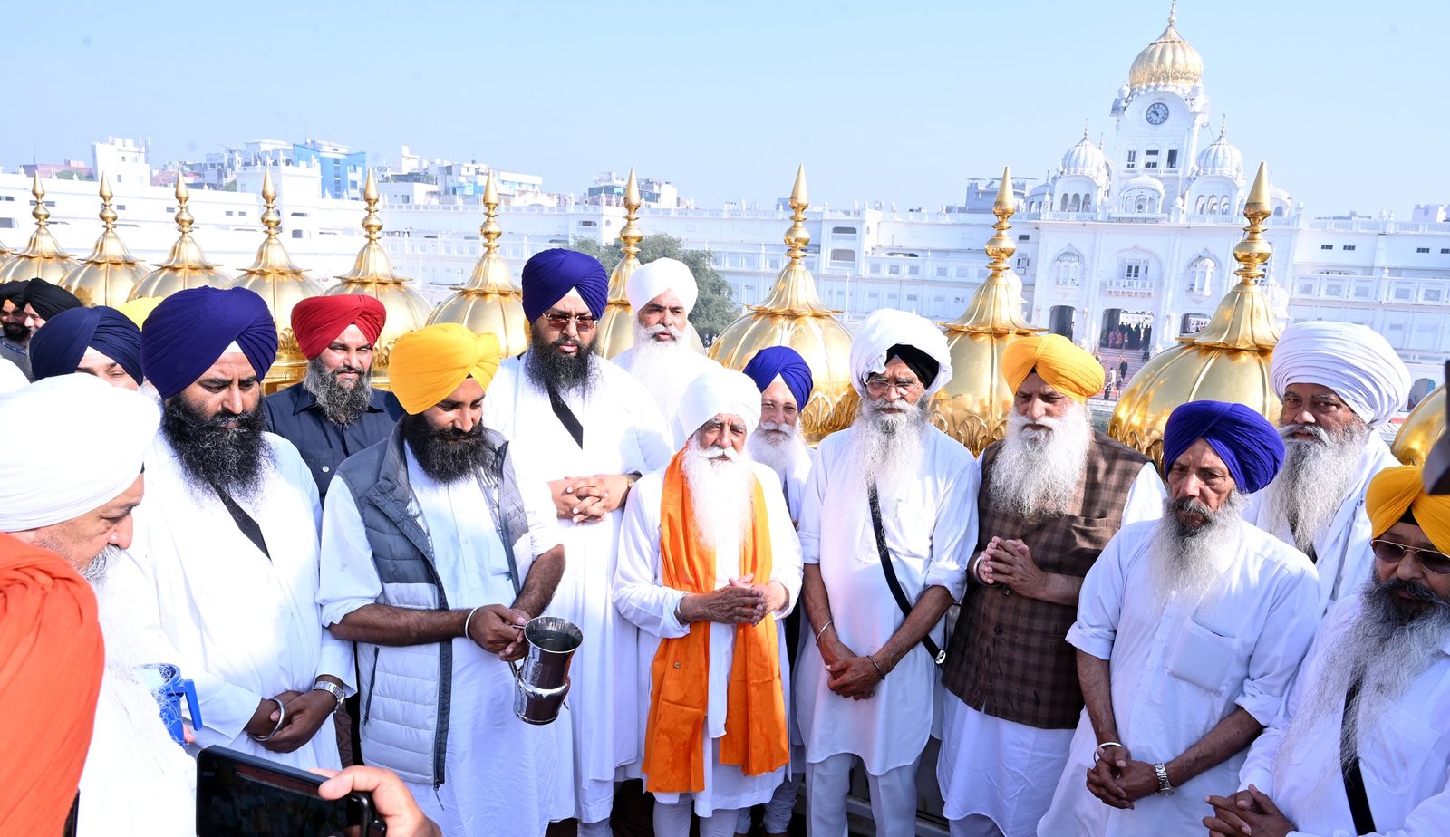 ਸੱਚਖੰਡ ਸ੍ਰੀ ਹਰਿਮੰਦਰ ਸਾਹਿਬ ਵਿਖੇ ਸੋਨੇ ਦੀ ਧੁਆਈ ਸੇਵਾ ਸ਼ੁਰੂ