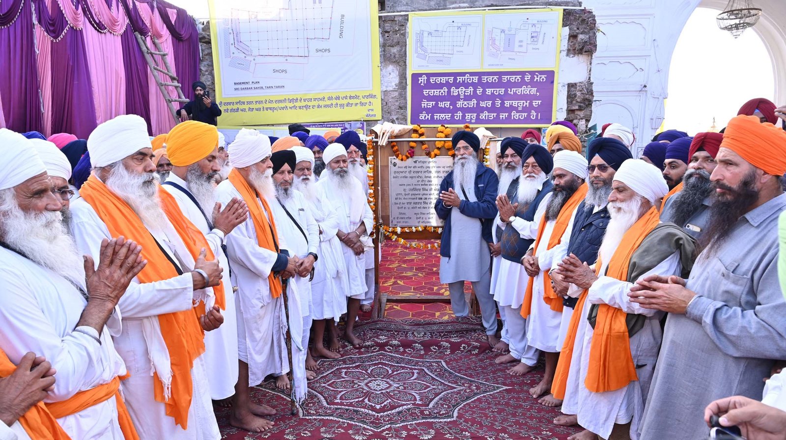 ਗੁਰਦੁਆਰਾ ਸ੍ਰੀ ਦਰਬਾਰ ਸਾਹਿਬ ਤਰਨ ਤਾਰਨ ਦੀ ਦਰਸ਼ਨੀ ਡਿਊੜੀ ਦੇ ਬਾਹਰ ਜੋੜਾ ਘਰ, ਗੱਠੜੀ ਘਰ ਸਮੇਤ ਹੋਰ ਸੇਵਾਵਾਂ ਦੀ ਸੇਵਾ ਹੋਈ ਆਰੰਭ