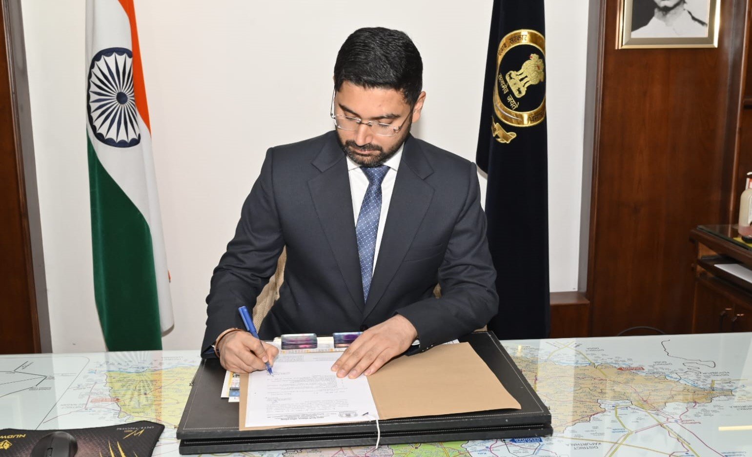 IAS Officer Varjeet Walia assumes charge as New Jalandhar DC